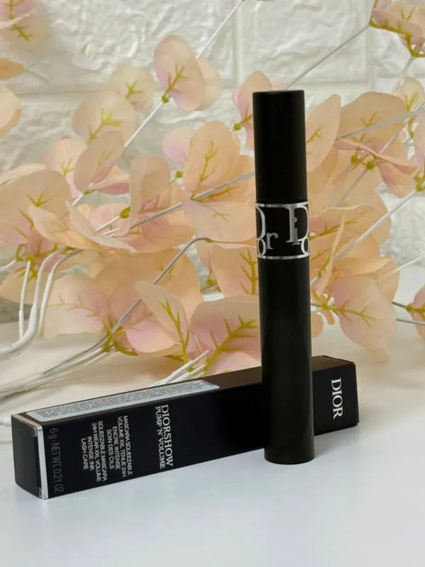 Máscara para Cílios Dior Diorshow Pump 'N' Volume HD Cor Black Hipoalergênica