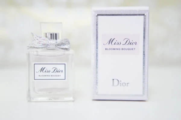 Kit Perfume Dior Eau De Parfum Presente Coffret Perfume Feminino Colônia Lip Maximizer Máscara Cílios Volume Cílios Postiços